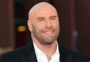 John Travolta aterra na Croisette: quando uma estrela troca a pista de dança pela pista de aterragem | Festival de Cannes 2026