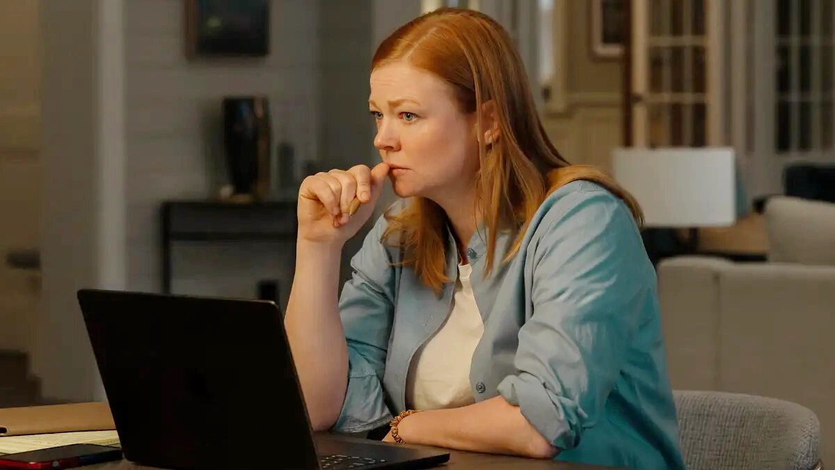 Sarah Snook em "All Her Fault"