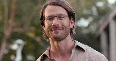 glen powell em hit man