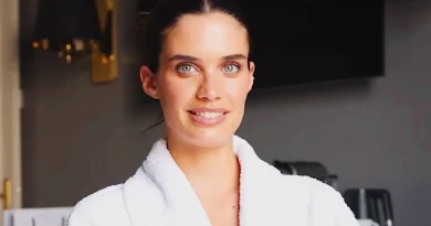 Portuguesa Sara Sampaio deslumbra no Festival de Cinema de Cannes