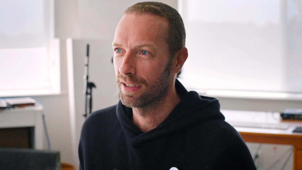 Chris Martin James Bond