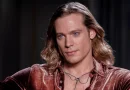 sam reid em the vampire lestat