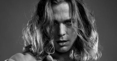 The Vampire Lestat, S3E1: Glitter, Rock ‘n’Roll e Vampiros… Muitos vampiros The Vampire Lestat, S3E1: Glitter, Rock ‘n’Roll e Vampiros… Muitos vampiros