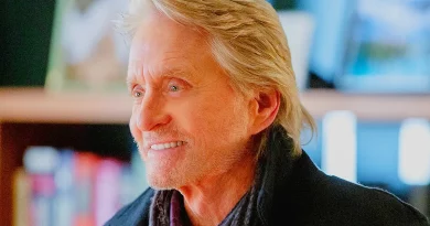 Michael Douglas e Willem Dafoe reencontram Oliver Stone em nova longa-metragem Michael Douglas e Willem Dafoe reencontram Oliver Stone em nova longa-metragem
