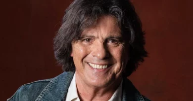 Luís Represas, a inesquecível voz dos Trovante, morre aos 69 anos Luís Represas, a inesquecível voz dos Trovante, morre aos 69 anos