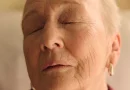 Um Toque Familiar, a Crítica | Kathleen Chalfant é um espanto, um assombro, um milagre