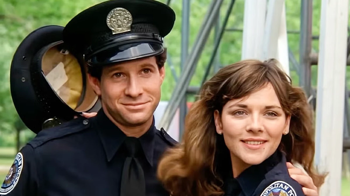 Steve Guttenberg e Kim Cattrall em Academia de Policia