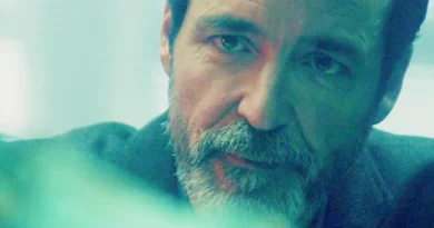 Ator português Hugo Nicolau prepara estreia ao lado de Glenn Close e soma novo filme gravado em Guimarães Ator português Hugo Nicolau prepara estreia ao lado de Glenn Close e soma novo filme gravado em Guimarães
