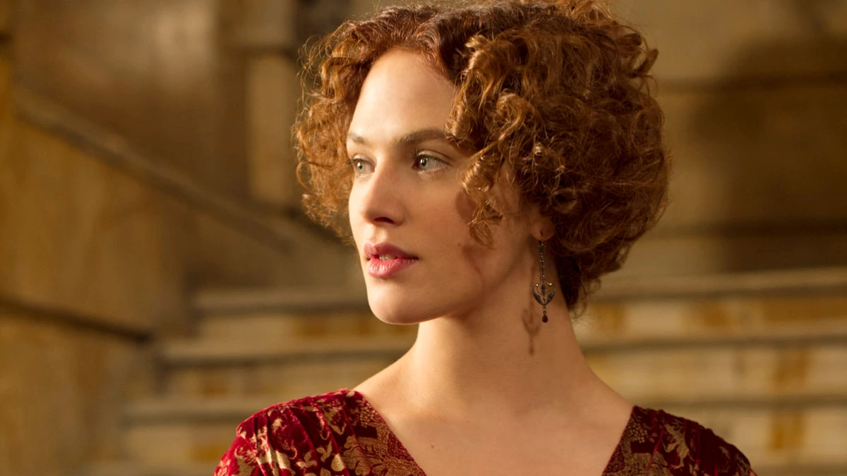 Jessica Brown Findlay em "Winter's Tale - Uma História de Amor"