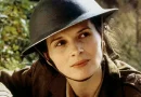 Ralph Fiennes (Conclave) foi Ulisses antes de Matt Damon, na Odisseia de Christopher Nolan, e já pode ser visto na nossa TV