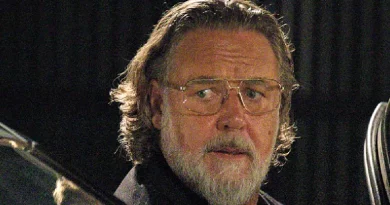 “São uns vendidos”: O comentário de Russell Crowe (Gladiador) que criou uma guerra com George Clooney e Harrison Ford, que ainda hoje dá que falar