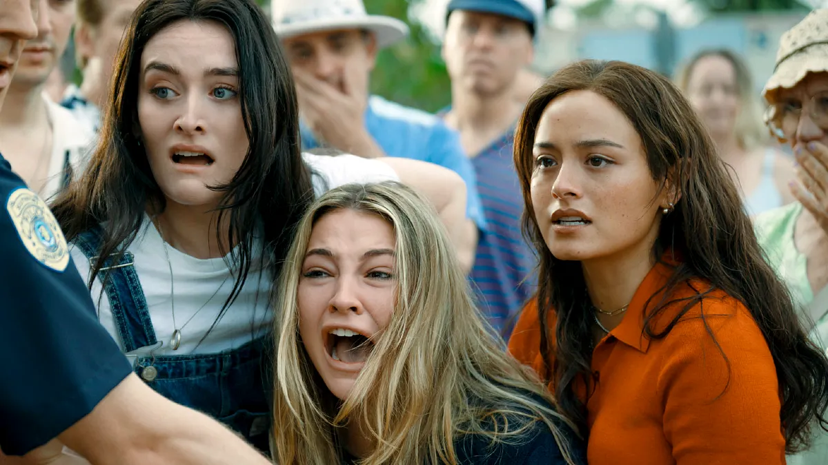 Sei o Que Fizeste no Verão Passado Sarah Pidgeon, Madelyn Cline e Chase Sui Wonders