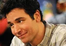 Josh Radnor, o Ted de How I Met Your Mother, revela por que se deixou de dar com os ex-colegas