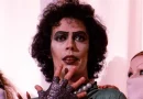 O inesquecível Rocky Horror Picture Show com Tim Curry ainda está no Streaming em Portugal
