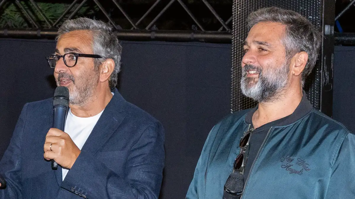 Éric Toledano e Olivier Nakache na apresentação de "Só Uma Ilusão"