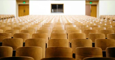 Estudantes universitários deslocados têm direito a este apoio de quase 200 euros por mês