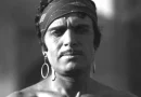 Teria 143 anos, fez mais de 50 filmes, foi fundador da United Artists, primeiro presidente da Academia de Hollywood e pai de uma grande estrela de cinema Teria 143 anos, fez mais de 50 filmes, foi fundador da United Artists, primeiro presidente da Academia de Hollywood e pai de uma grande estrela de cinema