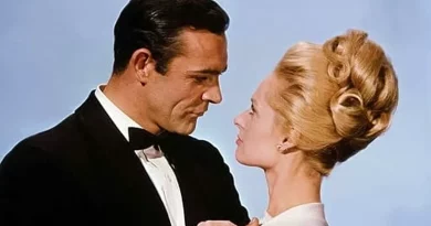Tem 96 anos, entrou em mais de 80 produções e criou uma dinastia de três gerações de estrelas de Hollywood